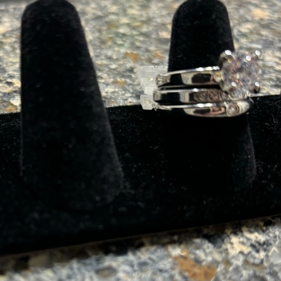 Past Present Future Diamond RING.   MEDIUM - Picture 8 of 8